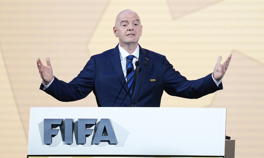 他似乎不受 他似乎不受